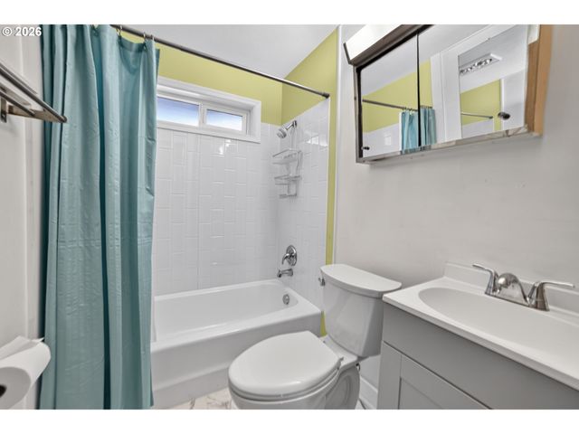 1311 E 32ND Ave, Vancouver, WA 98661