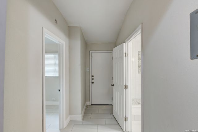 1932 W Huisache, San Antonio, TX 78201