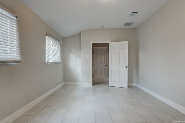 1932 W Huisache, San Antonio, TX 78201