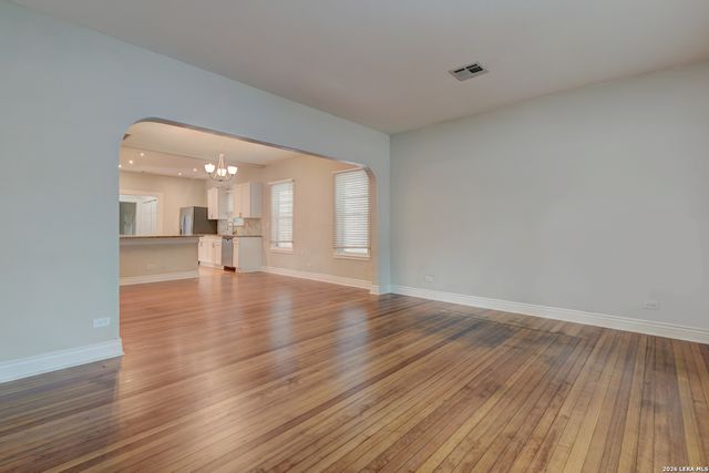 1932 W Huisache, San Antonio, TX 78201