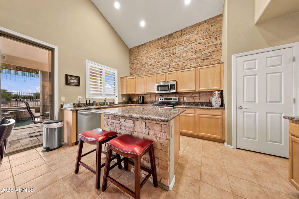 6626 S CARTIER Drive, Gilbert, AZ 85298 — photo 2