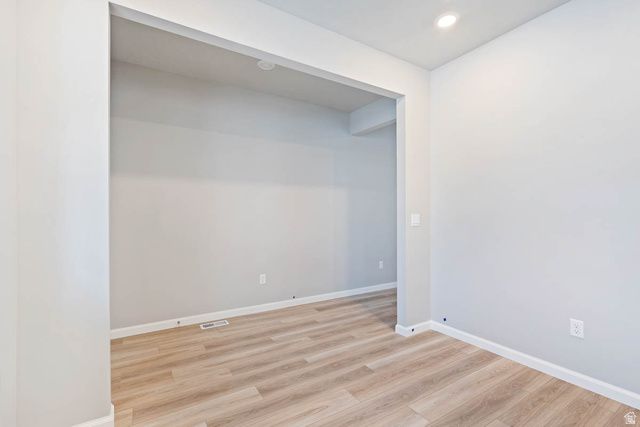 282 N ROUNDABOUT ST, Saratoga Springs, UT 84045