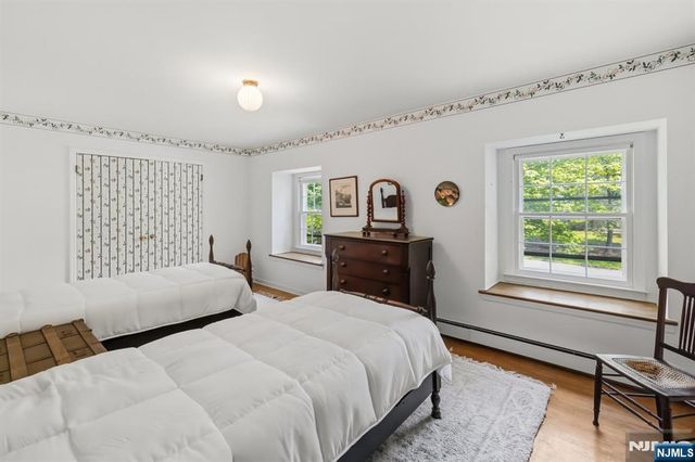 49 Clover Lane, Upper Saddle River, NJ 07458