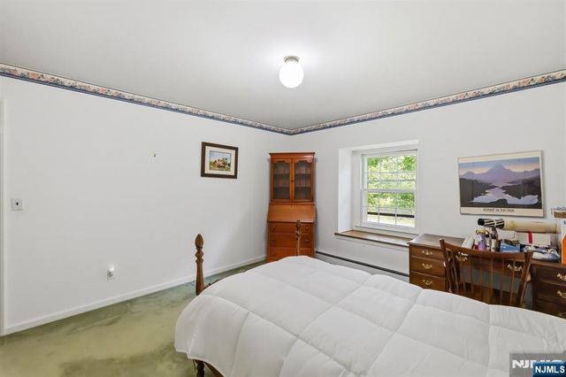 49 Clover Lane, Upper Saddle River, NJ 07458