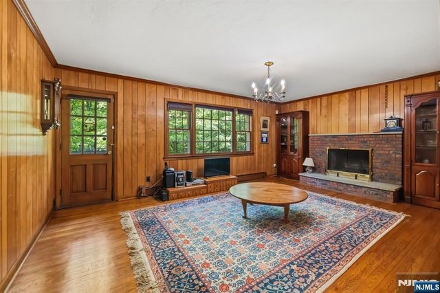 49 Clover Lane, Upper Saddle River, NJ 07458