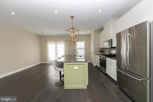 137 MERIDIAN LN, Sewell, NJ 08080