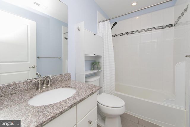 137 MERIDIAN LN, Sewell, NJ 08080