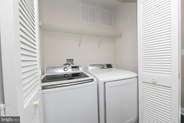 137 MERIDIAN LN, Sewell, NJ 08080