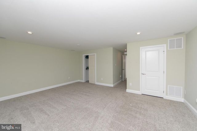 137 MERIDIAN LN, Sewell, NJ 08080