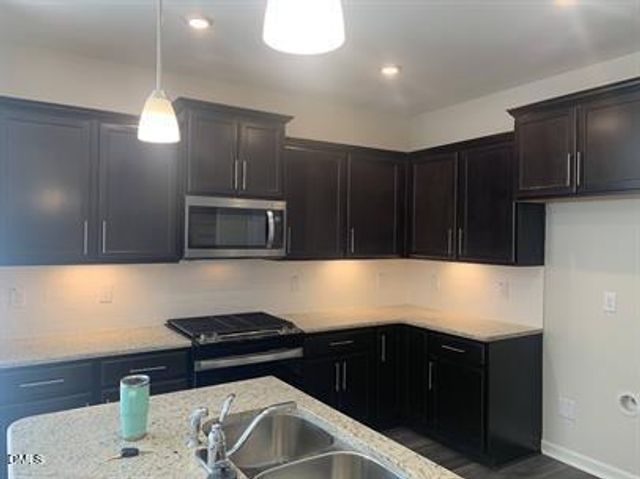 1614 Glacier, Durham, NC 27713