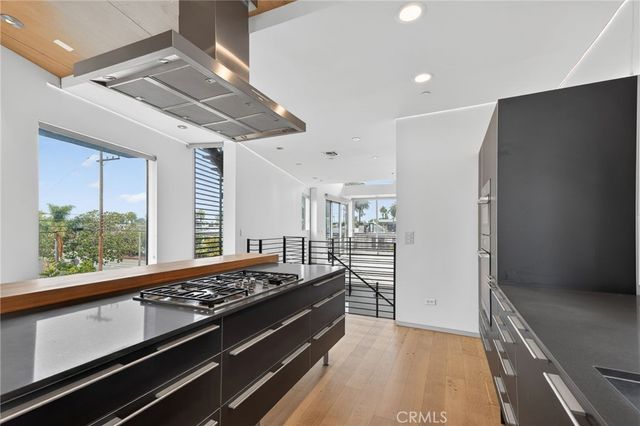 404 Grand, Venice, CA 90291