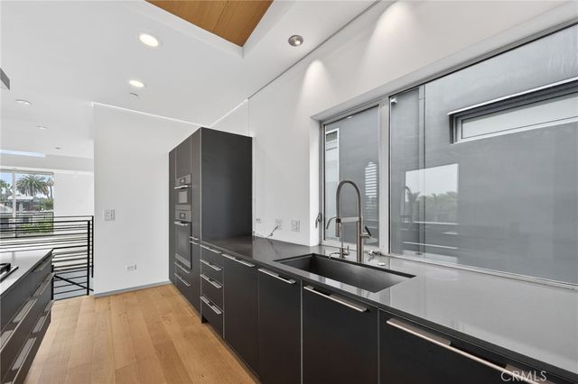 404 Grand, Venice, CA 90291