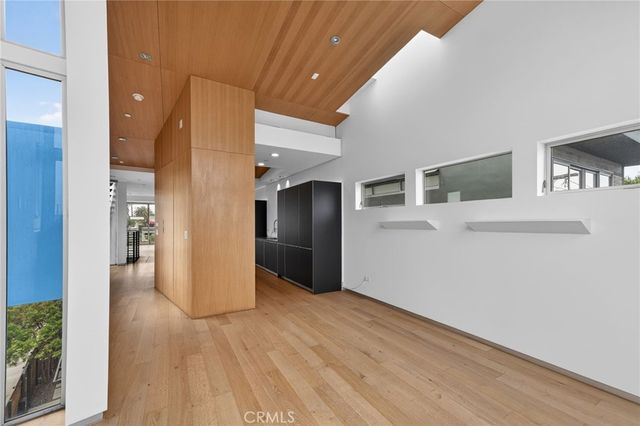 404 Grand, Venice, CA 90291