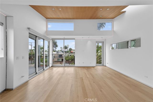 404 Grand, Venice, CA 90291