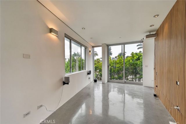 404 Grand, Venice, CA 90291