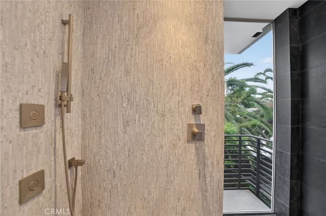 404 Grand, Venice, CA 90291
