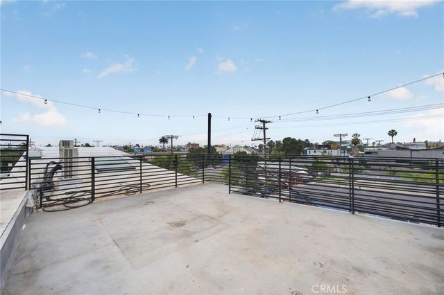 404 Grand, Venice, CA 90291