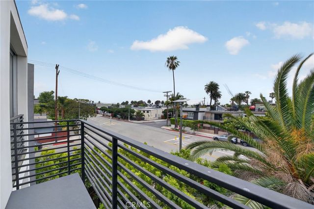 404 Grand, Venice, CA 90291