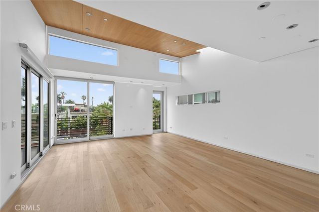 404 Grand, Venice, CA 90291