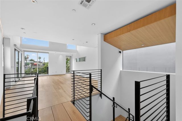 404 Grand, Venice, CA 90291