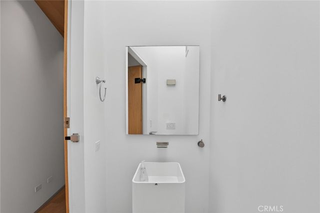 404 Grand, Venice, CA 90291