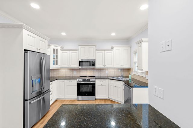 960 Village Green Avenue, Lexington, KY 40509