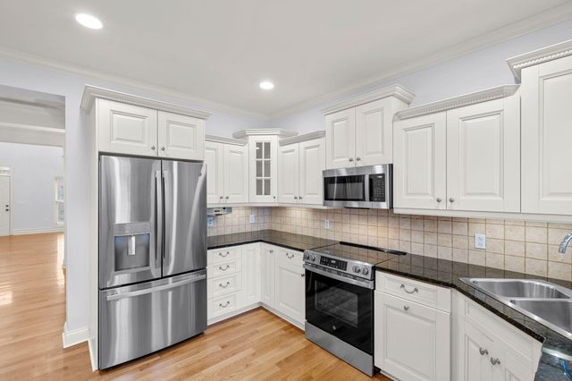 960 Village Green Avenue, Lexington, KY 40509