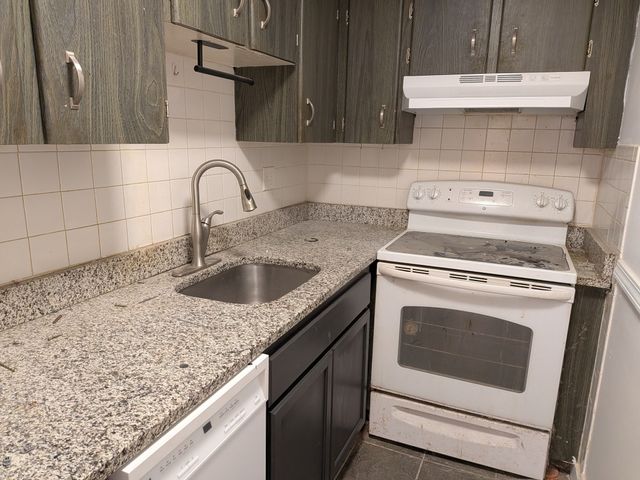 175 Ward St 28, Revere, MA 02151