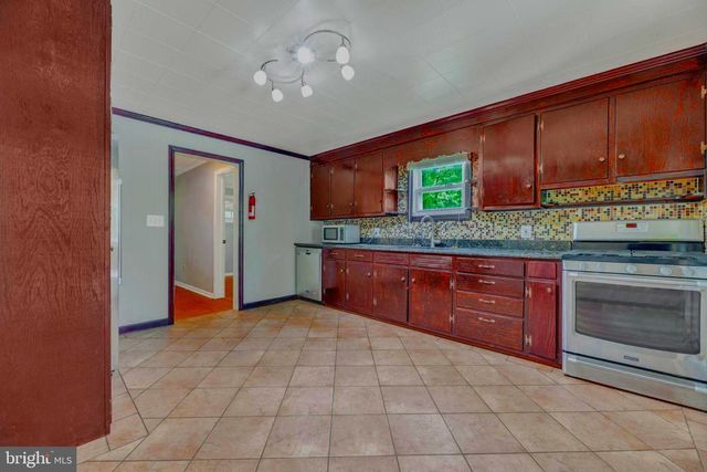 8206 WATERFORD RD, Pasadena, MD 21122