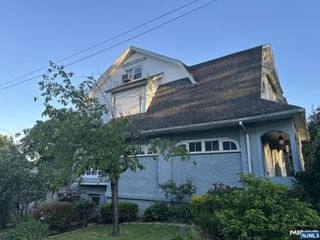 1080 Abbott Boulevard, Fort Lee, NJ 07024