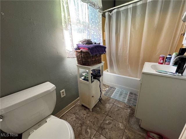 805 Indiana Street, Martins Ferry, OH 43935