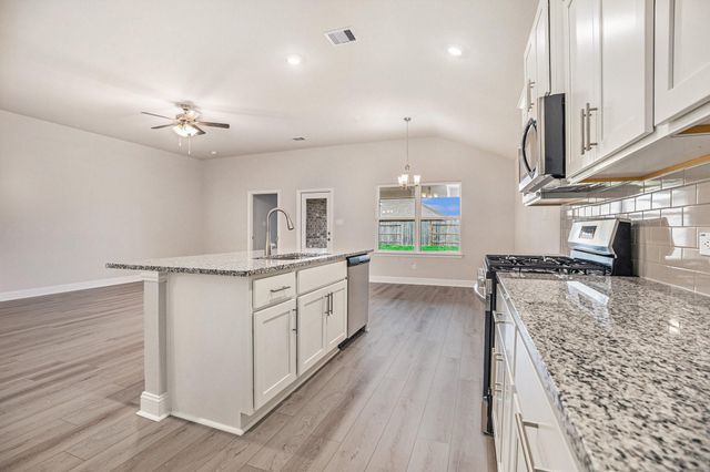 13721 Seneca Lake Drive, Texas City, TX 77568