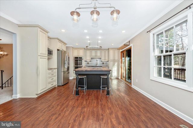 8602 BURNT HICKORY CIR, Frederick, MD 21704