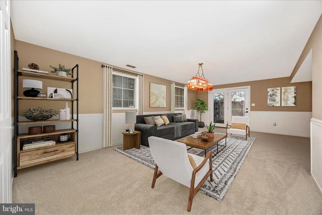 8602 BURNT HICKORY CIR, Frederick, MD 21704