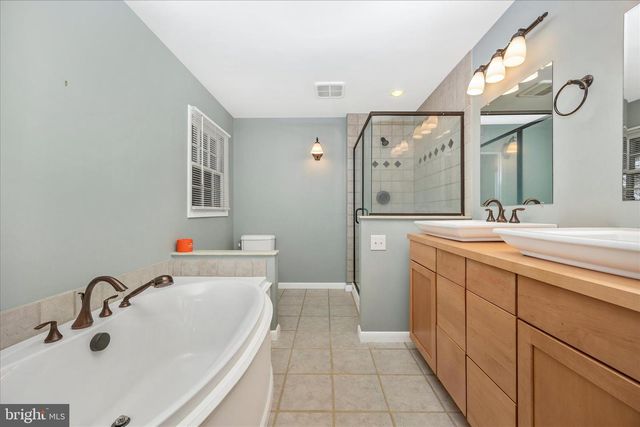 8602 BURNT HICKORY CIR, Frederick, MD 21704