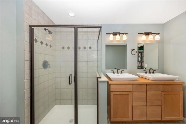 8602 BURNT HICKORY CIR, Frederick, MD 21704