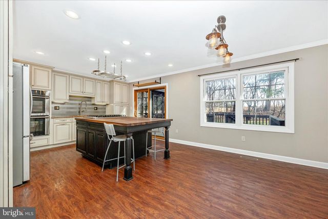 8602 BURNT HICKORY CIR, Frederick, MD 21704