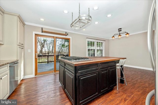 8602 BURNT HICKORY CIR, Frederick, MD 21704