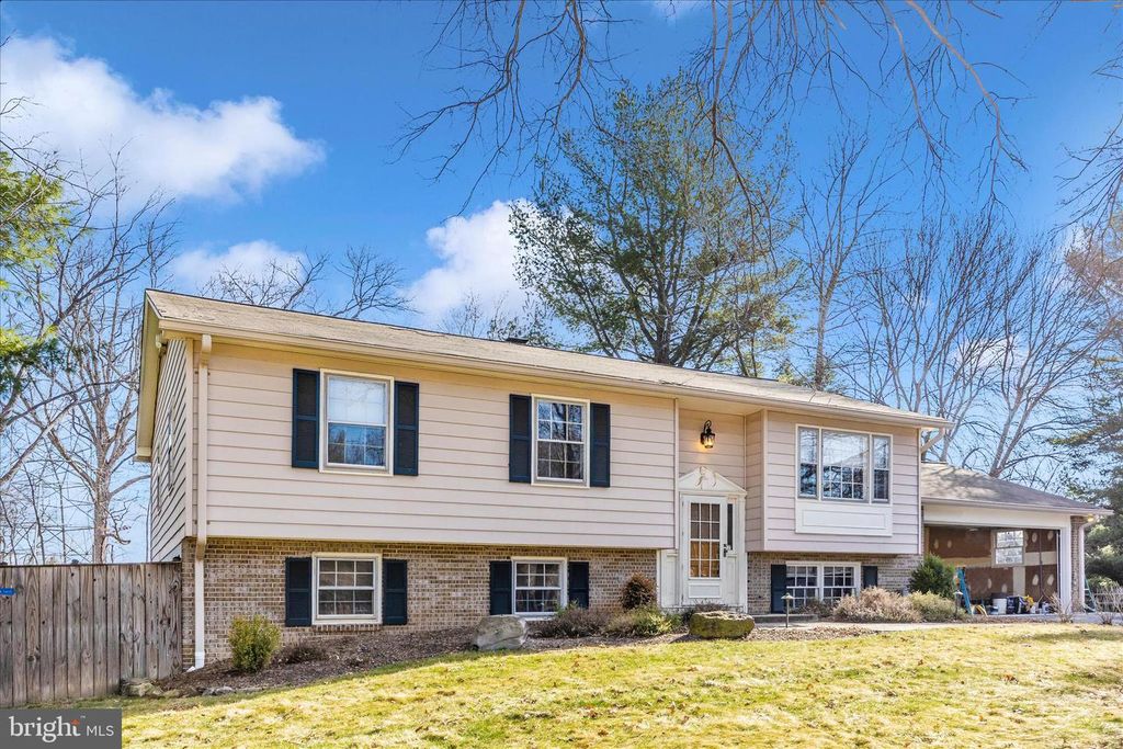 8602 BURNT HICKORY CIR, Frederick, MD 21704