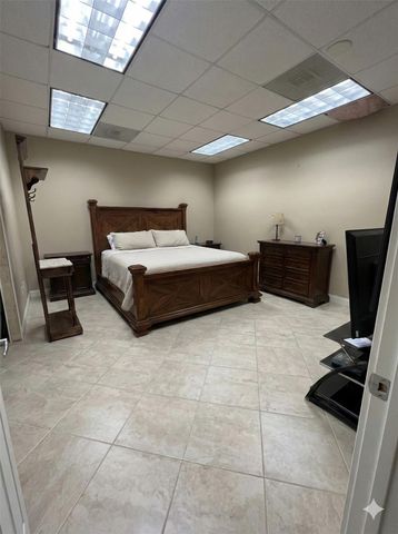 3814 Putnam Drive, Bacliff, TX 77518