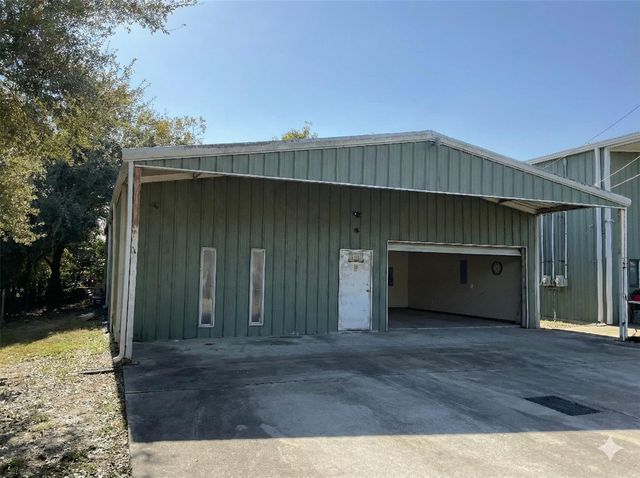 3814 Putnam Drive, Bacliff, TX 77518