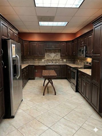 3814 Putnam Drive, Bacliff, TX 77518