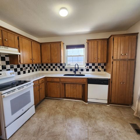 1420 LAUREL OAK DR, Antioch, TN 37013