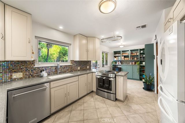 662 Valley View, Redlands, CA 92373
