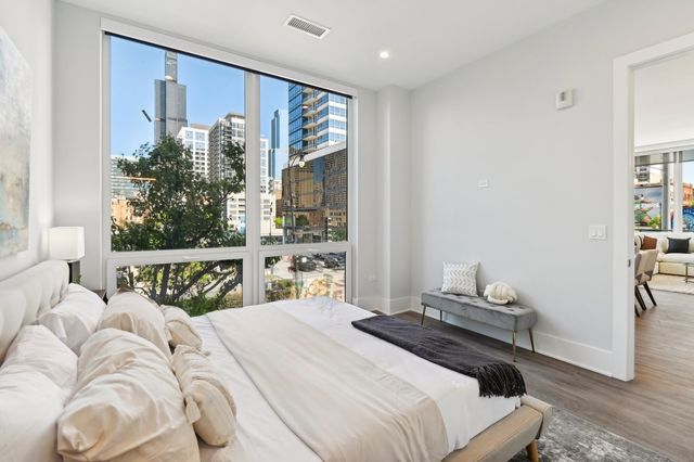 812 W Adams Street 613, Chicago, IL 60607