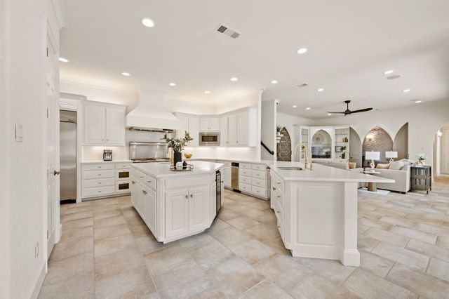 5613 Versailles Court, Colleyville, TX 76034