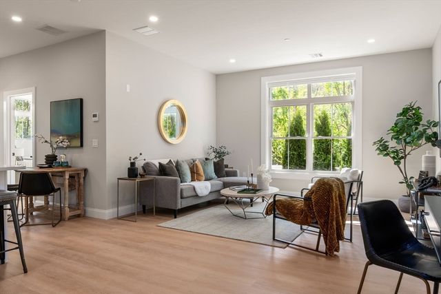 7 Cross St 201, Wilmington, MA 01887