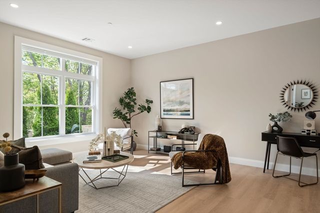 7 Cross St 201, Wilmington, MA 01887