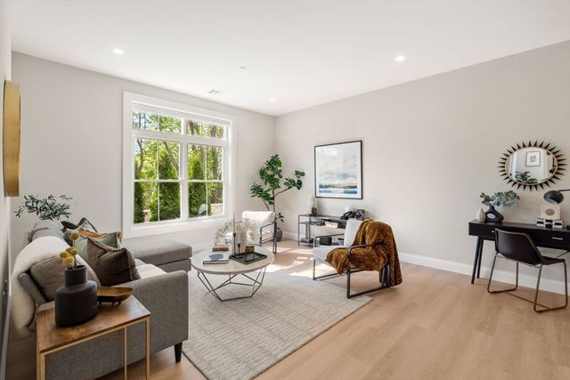 7 Cross St 201, Wilmington, MA 01887