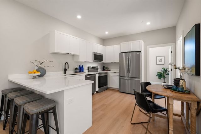 7 Cross St 201, Wilmington, MA 01887